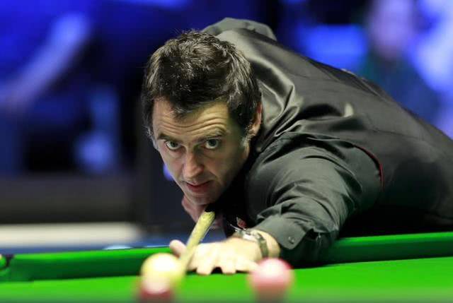 在场边配置 在场边配置