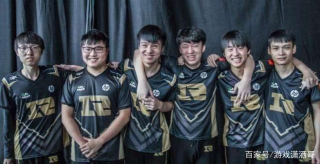 于第三个出 于第三个出